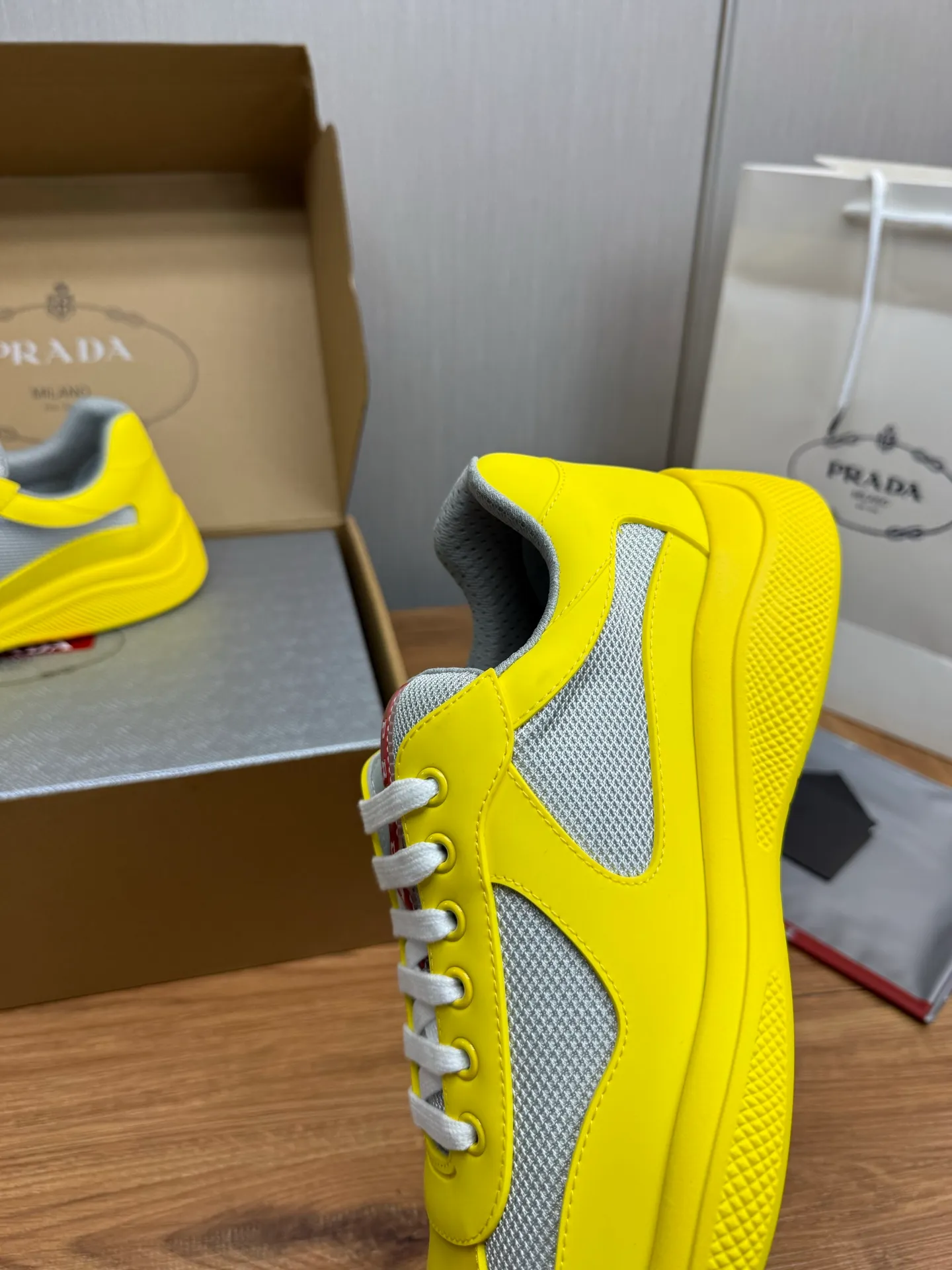 Men's shoes 640💰 [PRADA] Hot selling items🔥Must be recommended every day~~ Official website synchronized, 1:1 high quality shipments✔️ Imported cowhide fabric, rubber material + cowhide lining, original bottom, high-end airplane box packaging🎁 38-45 (38.45 custom-made, non-returnable)
